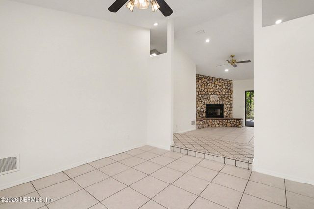 10 PATCHOGUE Lane, Palm Coast, FL 32164