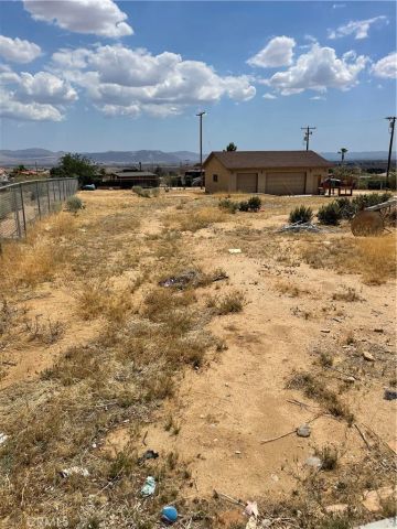 23859 Papago Road, Apple Valley, CA 92307