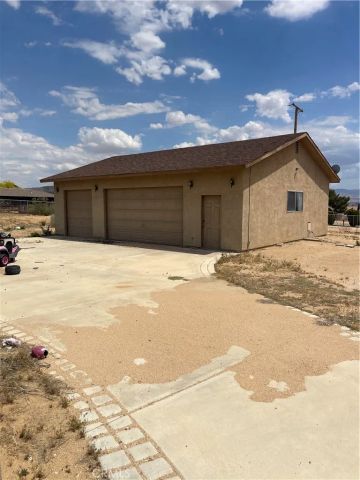 23859 Papago Road, Apple Valley, CA 92307