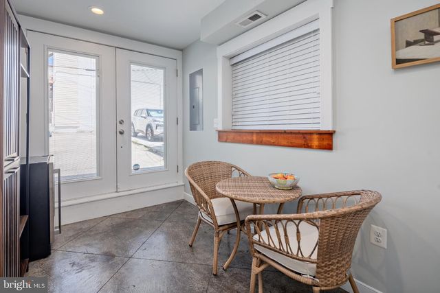 218 E BARNEY ST, Baltimore, MD 21230