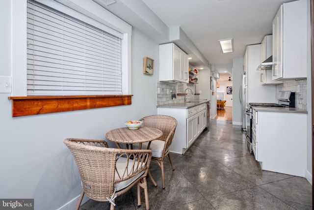 218 E BARNEY ST, Baltimore, MD 21230