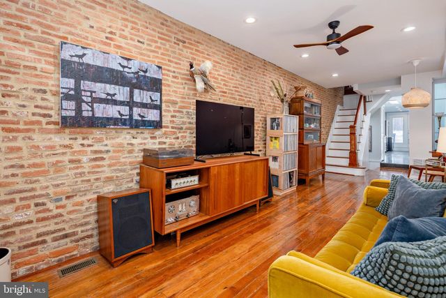 218 E BARNEY ST, Baltimore, MD 21230