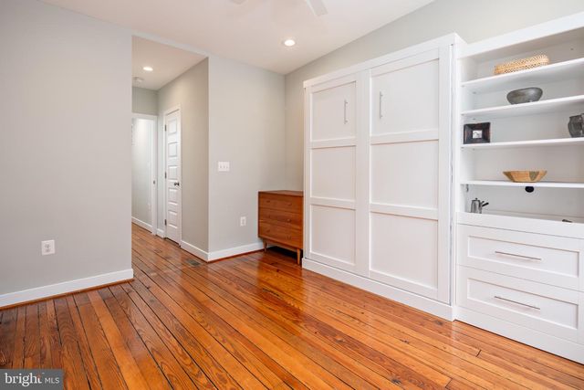 218 E BARNEY ST, Baltimore, MD 21230