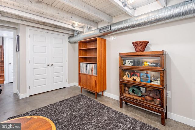218 E BARNEY ST, Baltimore, MD 21230