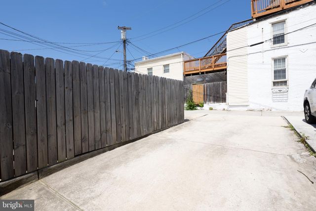 218 E BARNEY ST, Baltimore, MD 21230
