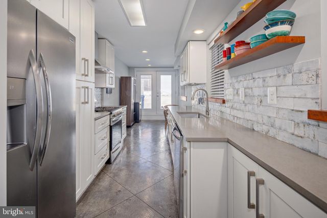 218 E BARNEY ST, Baltimore, MD 21230