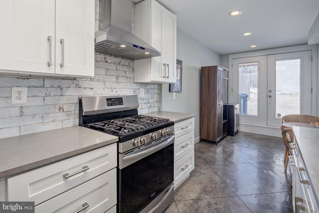 218 E BARNEY ST, Baltimore, MD 21230