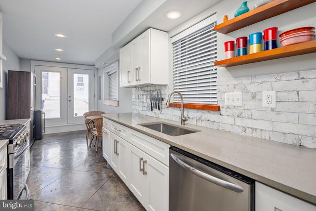 218 E BARNEY ST, Baltimore, MD 21230