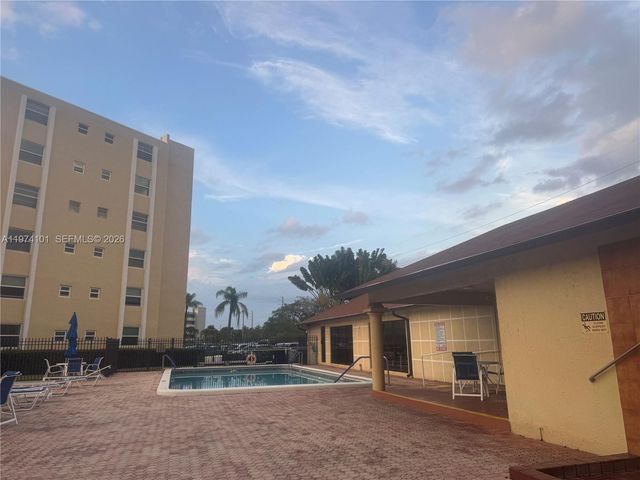 441 SE 3rd St 505, Dania Beach, FL 33004
