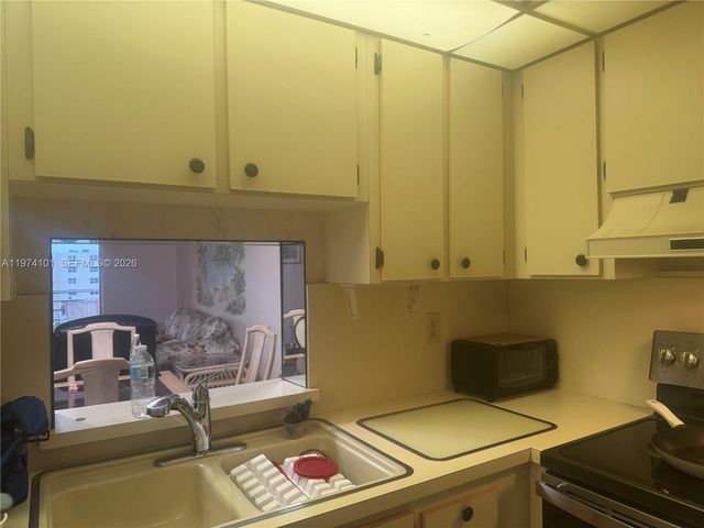 441 SE 3rd St 505, Dania Beach, FL 33004