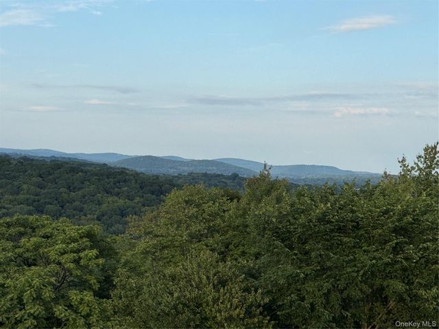 75 Eleanor Drive, Mahopac, NY 10541