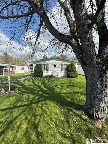 35 Circle Drive, Yorkshire, NY 14173