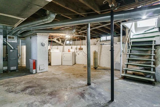 1202 Cleveland Avenue, South Bend, IN 46628