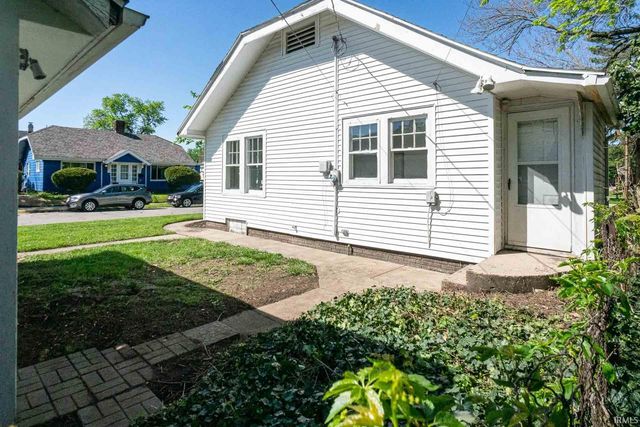 1202 Cleveland Avenue, South Bend, IN 46628