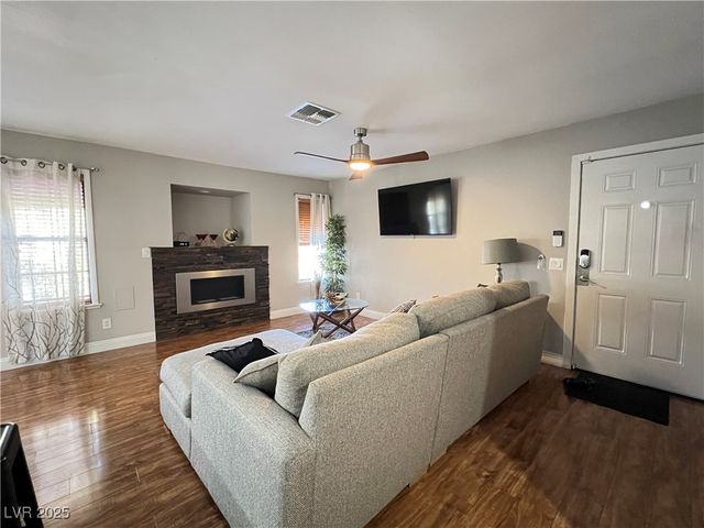 6611 Tropicana 201, Las Vegas, NV 89103