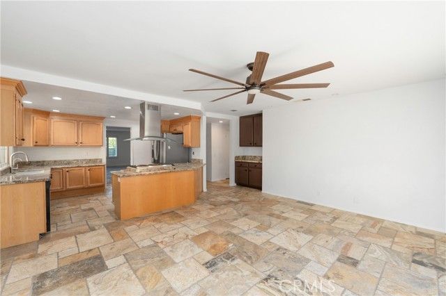 5670 Peacock, Riverside, CA 92505