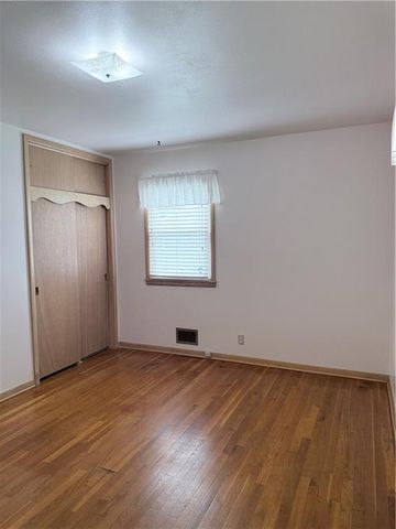 1613 N Mccoy Street, Independence, MO 64050