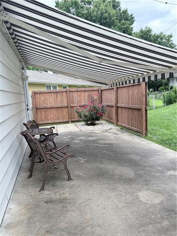 1613 N Mccoy Street, Independence, MO 64050