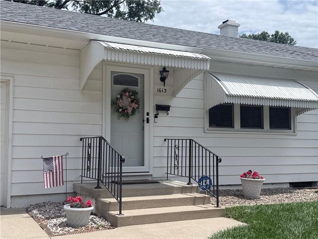 1613 N Mccoy Street, Independence, MO 64050
