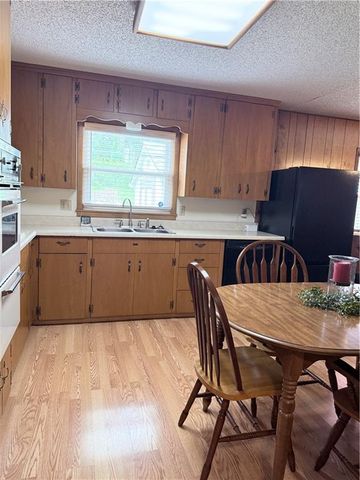 1613 N Mccoy Street, Independence, MO 64050
