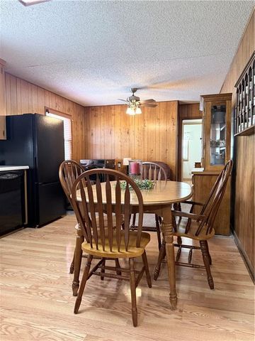 1613 N Mccoy Street, Independence, MO 64050