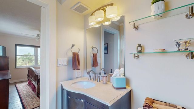 1120 N SHORE DRIVE NE 501, St Petersburg, FL 33701