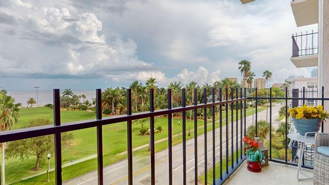 1120 N SHORE DRIVE NE 501, St Petersburg, FL 33701