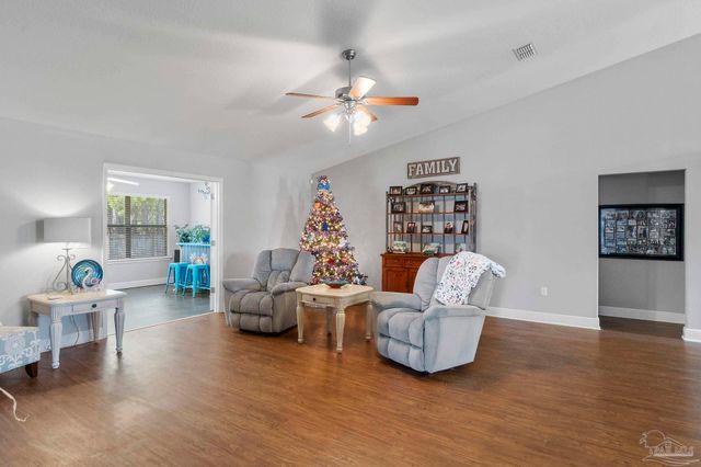3907 Elevator Ct, Pace, FL 32571
