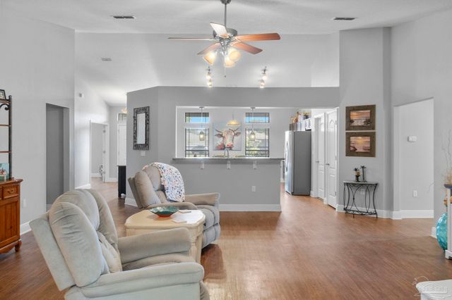3907 Elevator Ct, Pace, FL 32571