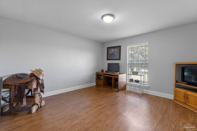 3907 Elevator Ct, Pace, FL 32571