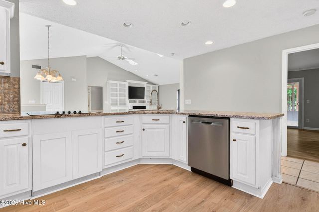 519 Boundaryline Drive NW, Calabash, NC 28467