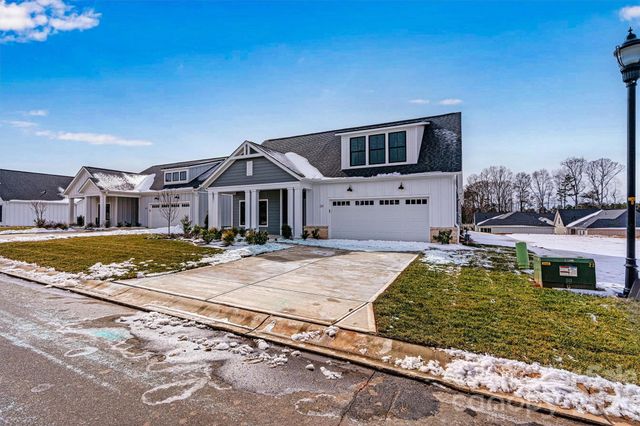 167 Alenda Lux Circle, Mooresville, NC 28115