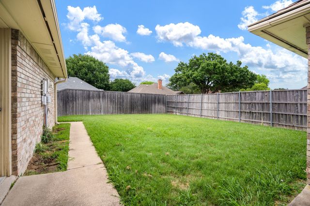 1341 Nettleton Drive, Desoto, TX 75115