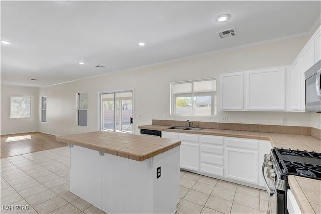 4817 Quartz Crest Street, North Las Vegas, NV 89081