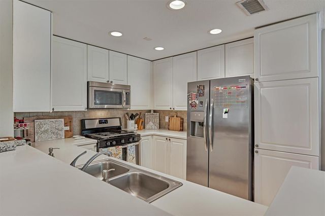 87 Woodlily Place, The Woodlands, TX 77382