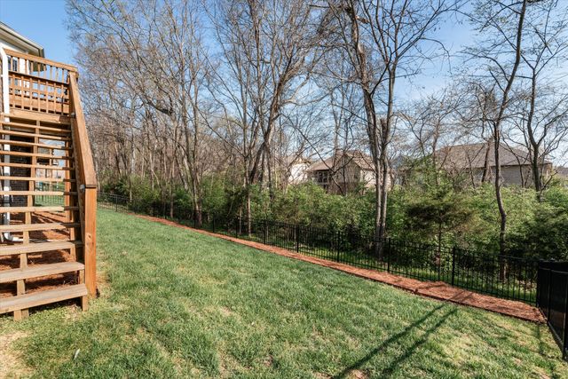 805 Tanager Pl, Lebanon, TN 37087