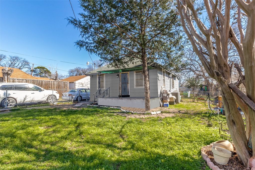 2252 Mail Avenue, Dallas, TX 75235 — exterior