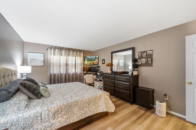 54 Kathy Court, Brick, NJ 08724