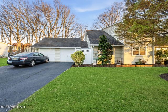 54 Kathy Court, Brick, NJ 08724