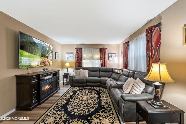 54 Kathy Court, Brick, NJ 08724