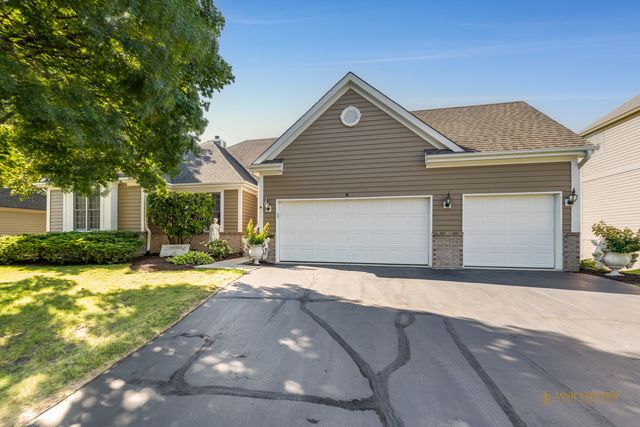 6 Sherwood Court, Lake In The Hills, IL 60156