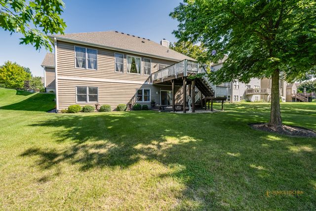 6 Sherwood Court, Lake In The Hills, IL 60156