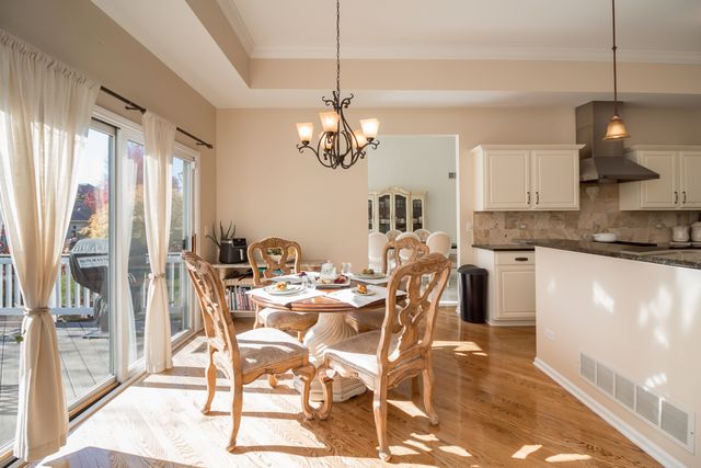 6 Sherwood Court, Lake In The Hills, IL 60156