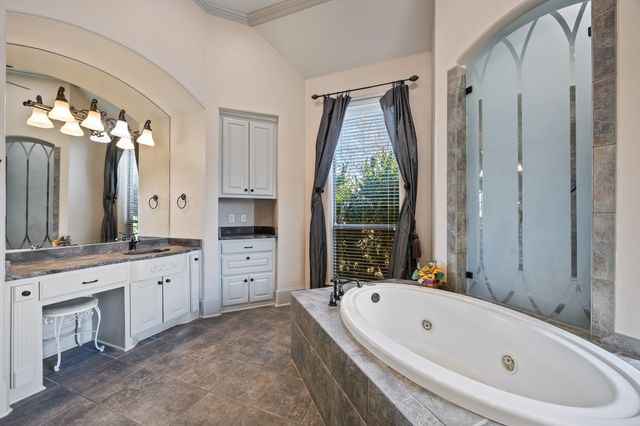 530 Ridge Point Drive, Heath, TX 75126