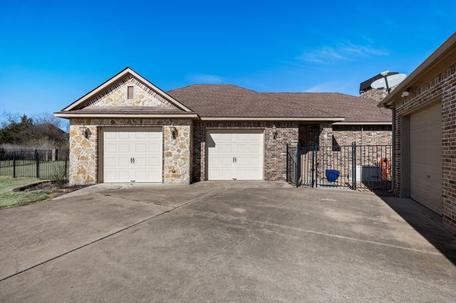 530 Ridge Point Drive, Heath, TX 75126