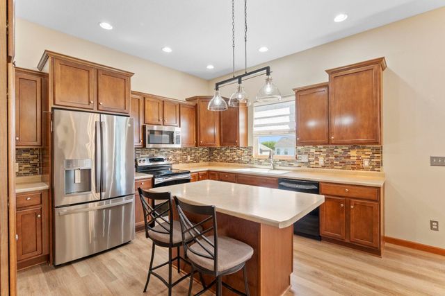 1502 Quail Ridge Road, Cedar Falls, IA 50613