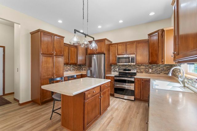 1502 Quail Ridge Road, Cedar Falls, IA 50613
