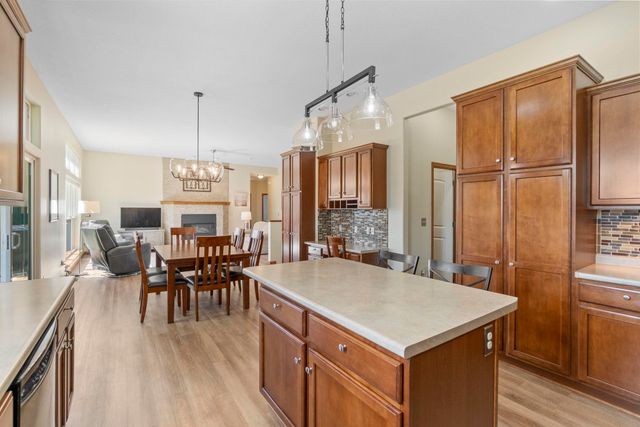 1502 Quail Ridge Road, Cedar Falls, IA 50613