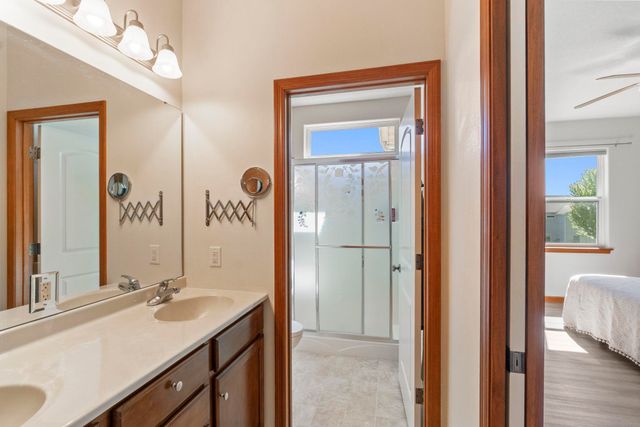 1502 Quail Ridge Road, Cedar Falls, IA 50613