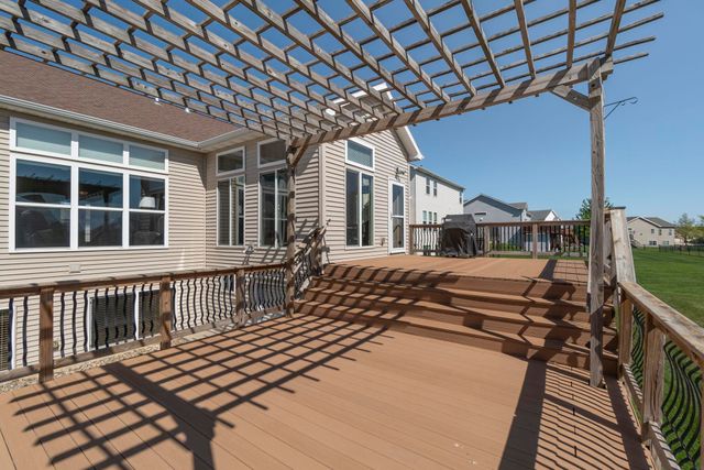 1502 Quail Ridge Road, Cedar Falls, IA 50613